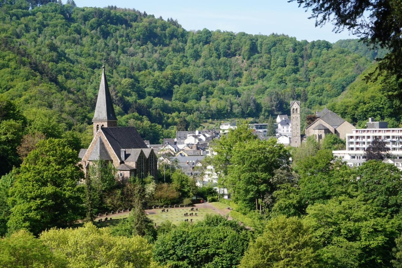 Ferienwohnungen Schenk Schmitz Bad Bertrich Exterior foto
